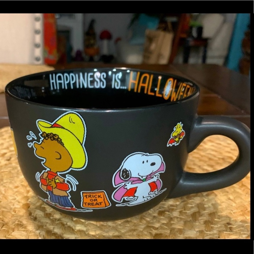 Peanuts Oversized Halloween Mug - Picture 1 of 5
